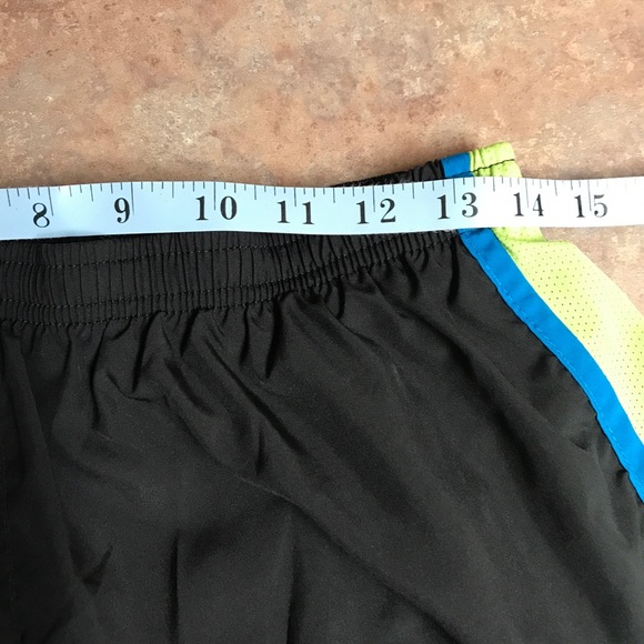 Nike running shorts - Picture 6 of 7